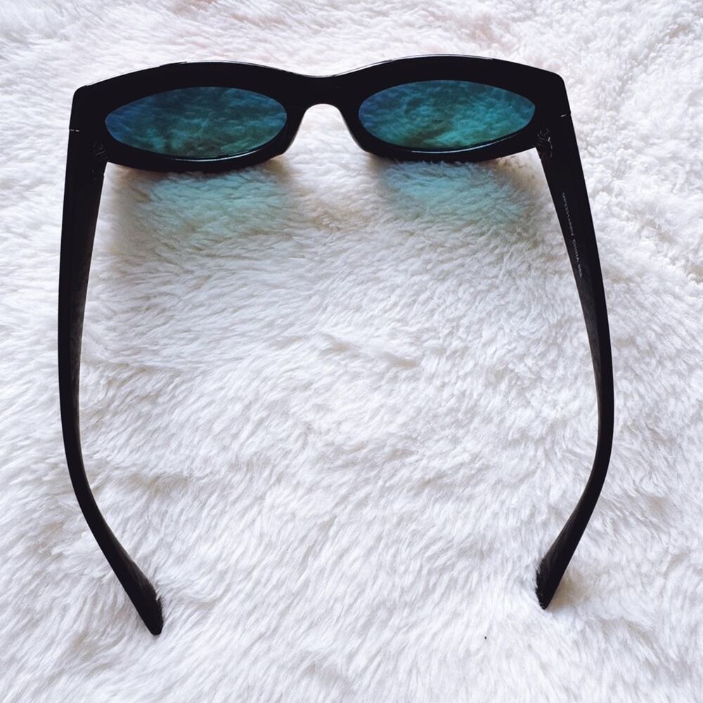 Faye Mirrored Red with Black Rim Sunglasses - Picture 10 of 14